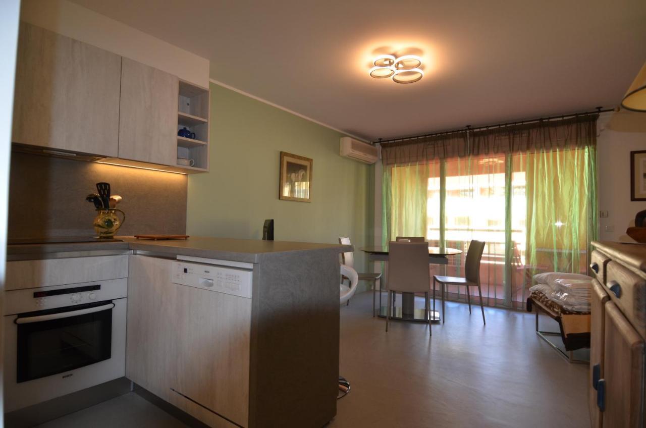 Appartement 3 Personnes Avec Coin Nuit Avec Terrasse Et Parking Quartier Du Port De Nice Exterior foto